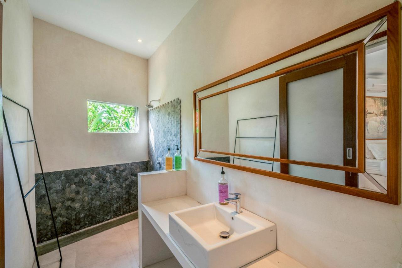Batu Belig Living Managed By Cpm Bali Apartment Семиняк Екстериор снимка
