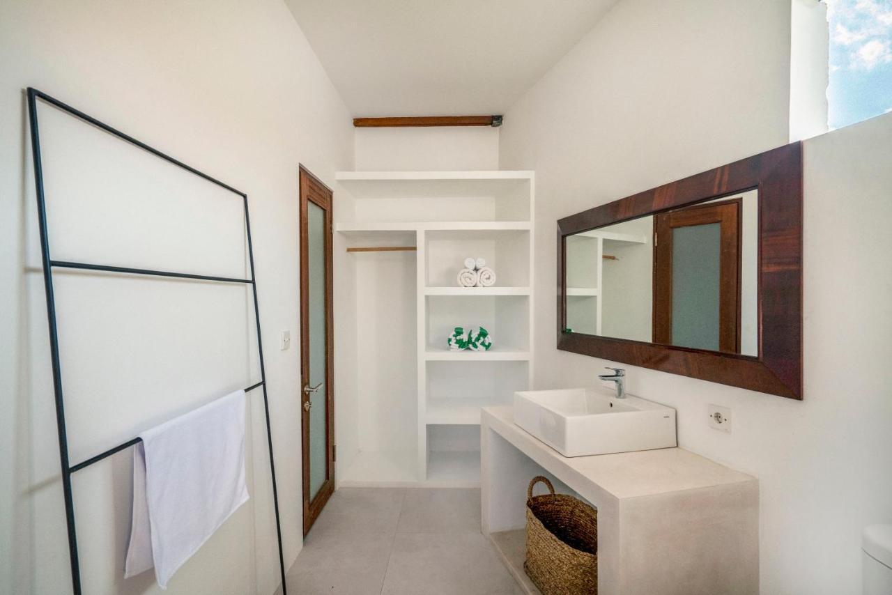 Batu Belig Living Managed By Cpm Bali Apartment Семиняк Екстериор снимка
