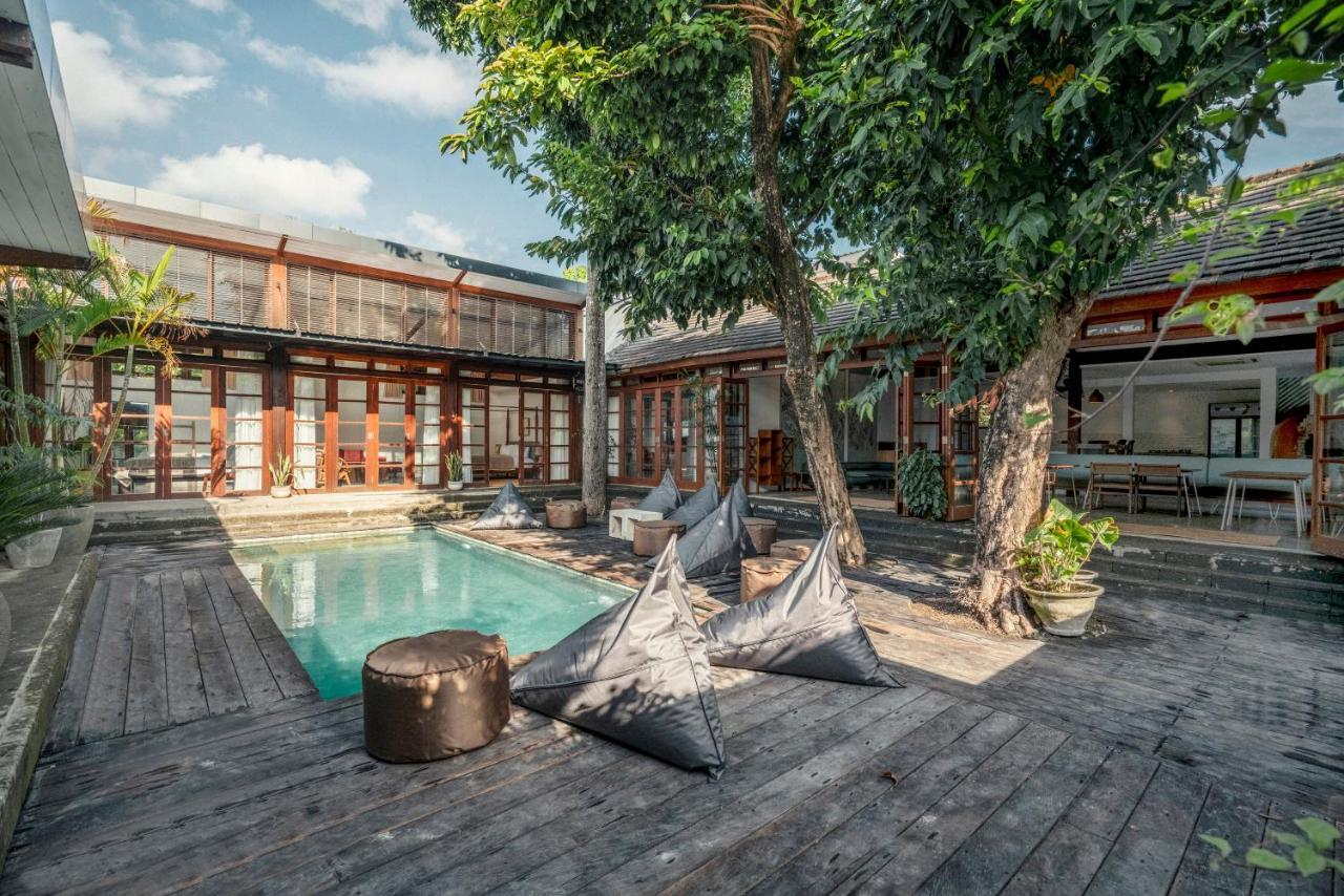Batu Belig Living Managed By Cpm Bali Apartment Семиняк Екстериор снимка