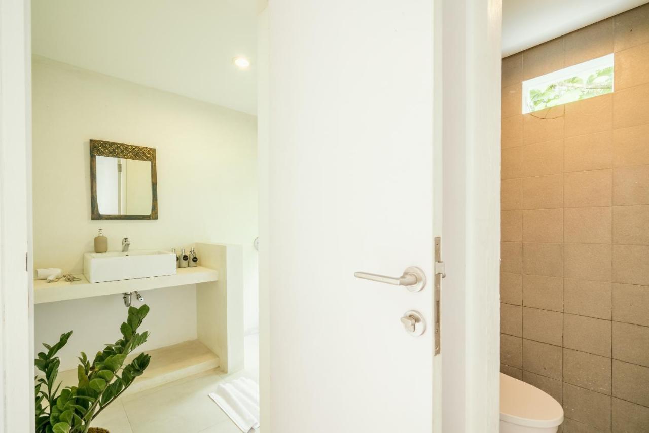 Batu Belig Living Managed By Cpm Bali Apartment Семиняк Екстериор снимка